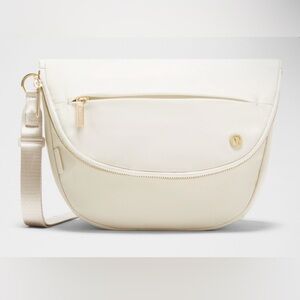 NWOT Lululemon Athletica Ivory Festival Bag 5 ltr